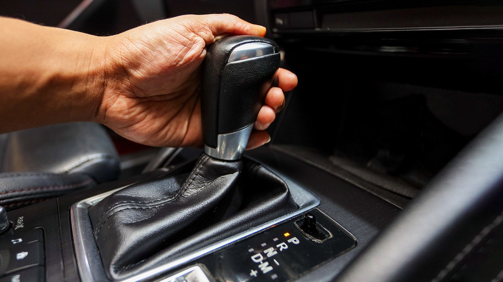 How to drive an automatic car Motorpoint